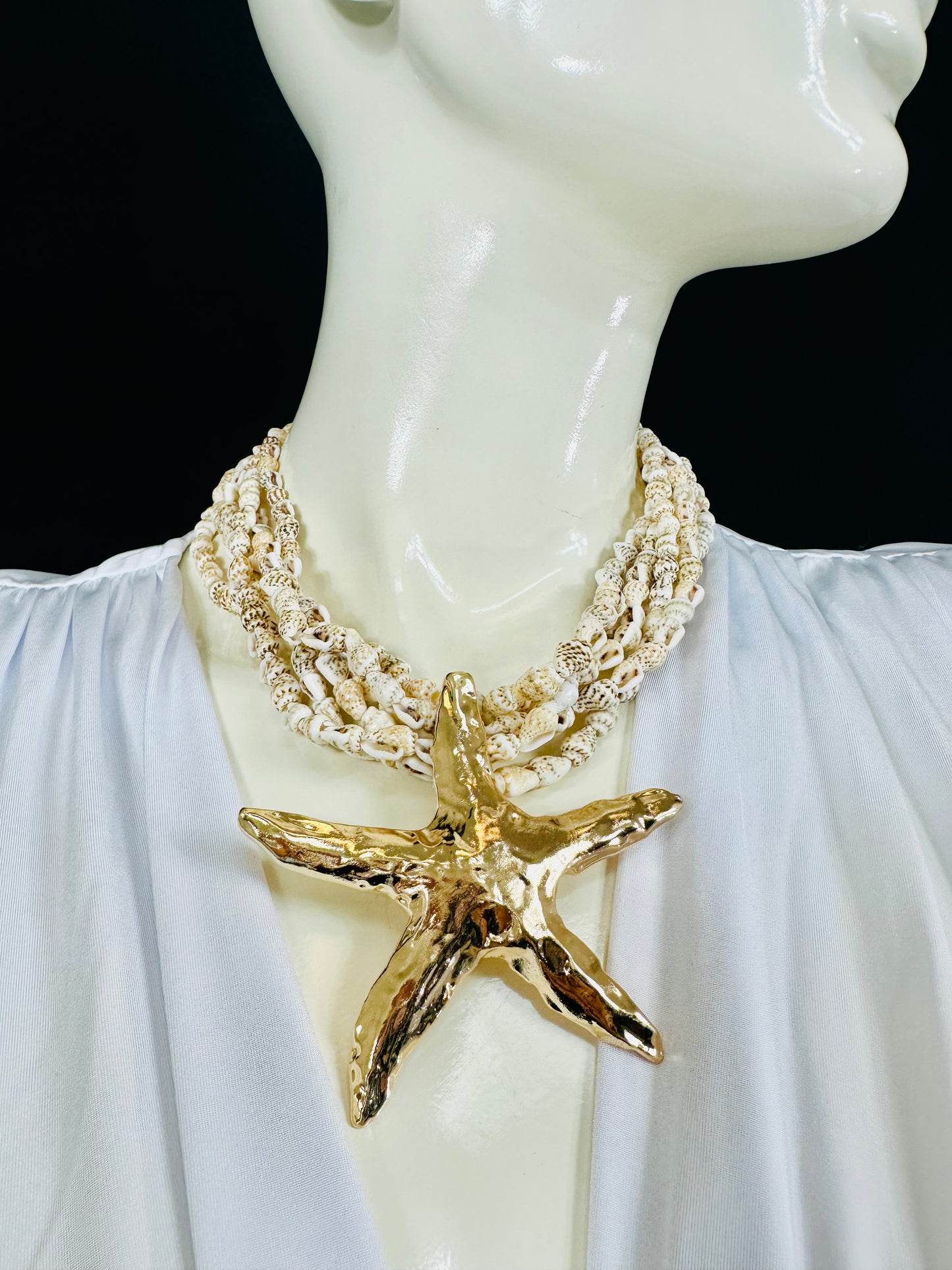 Starfish Seashell Statement Necklace (White)