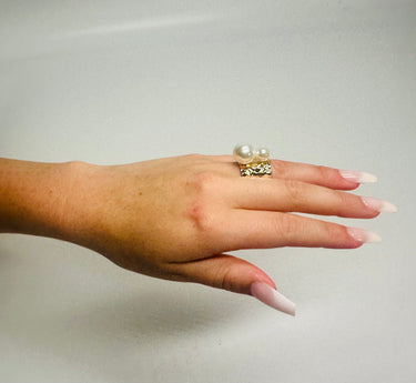 Gold pearl statement ring – statement designer ring in gold with pearls