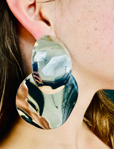 Lightweight modern earrings with bold silver design