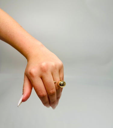 Adjustable open ring in polished gold