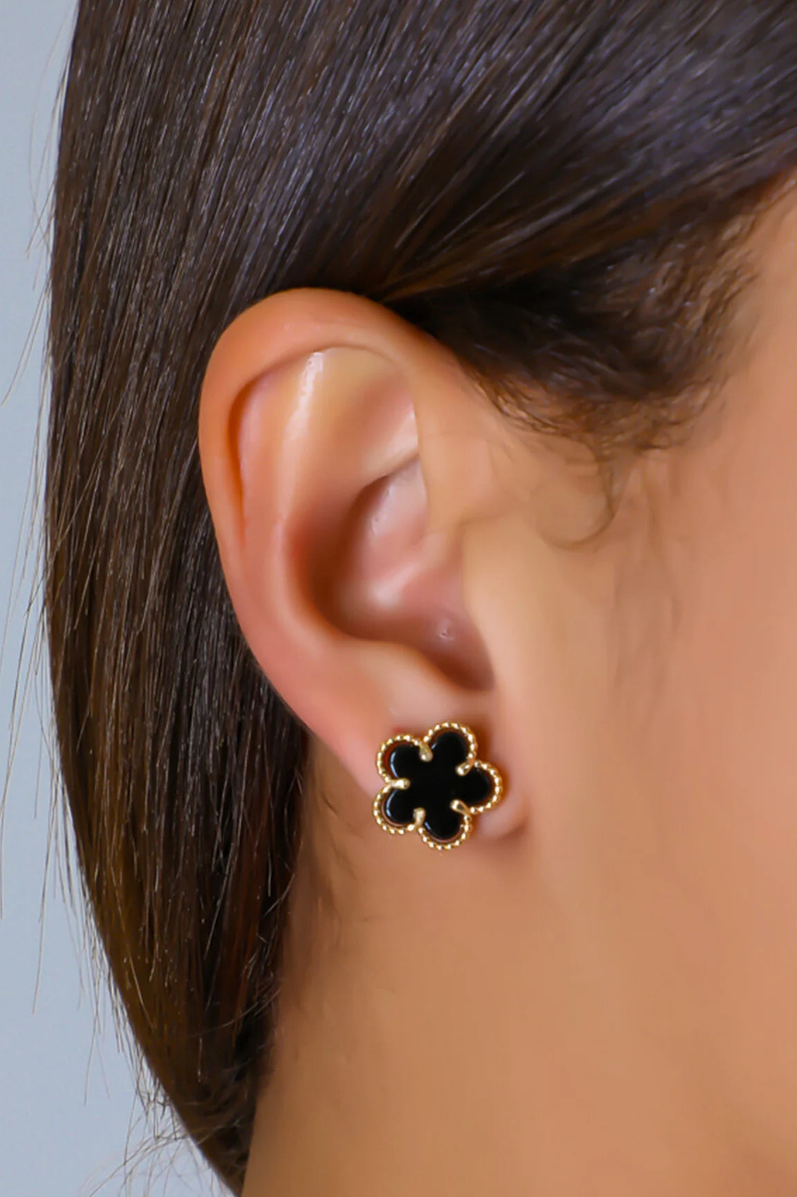 Kiss From a Rose Earrings (Black)