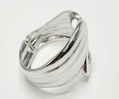 Waves Crashing Cuff Bangle (Silver)