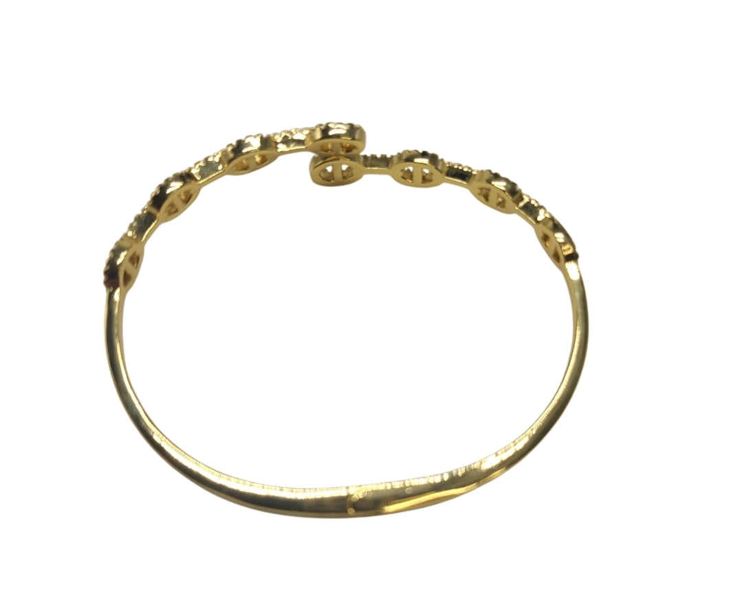 Goden Gold Clasp Cuff Bracelet ( Gold)