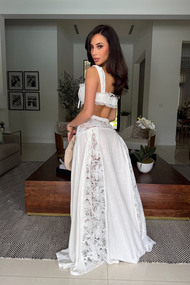 White Lace Maxi Skirt Set – Elegant Two-Piece Outfit with Crop Top White Lace Maxi Skirt Set – Elegant Two-Piece Outfit with Crop Top