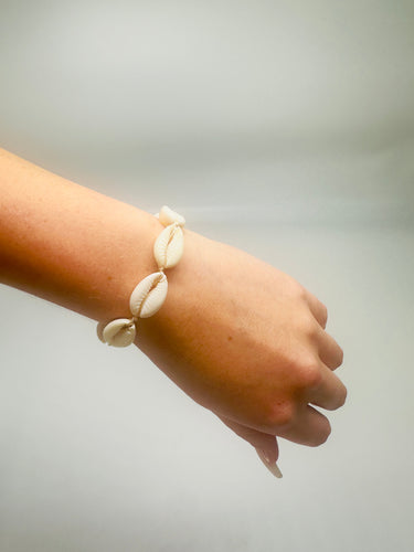 Beach Breeze Shell Bracelet - Palazzo Couture Online