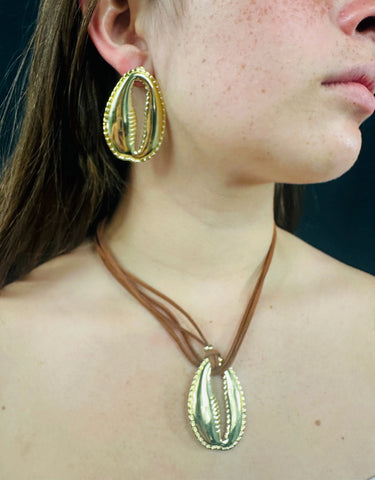 Boho Chic Shell Necklace and Earring Set (Gold) - women's statement jewelry