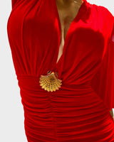 Golden shell motif brooch – luxury lapel pin with beach‑vibe design