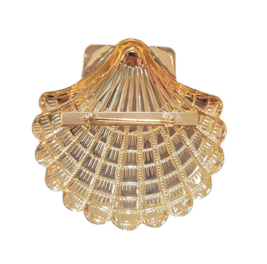 Women’s gold shell brooch – refined ocean shore theme jewellery piece
