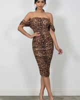 Women's The Shoulder Print midi dress ruched style back view