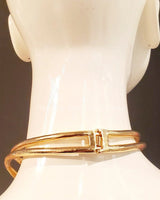 Interwise Gold Metal Necklace with Crossed Rounded Design - stylish accessory for every outfit