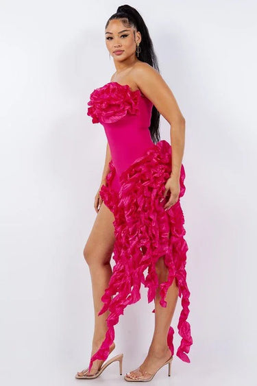 It Girl Midi Dress (Pink) close up detail of elegant design