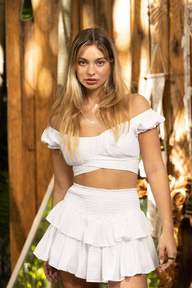 White crop top with feminine short sleeves