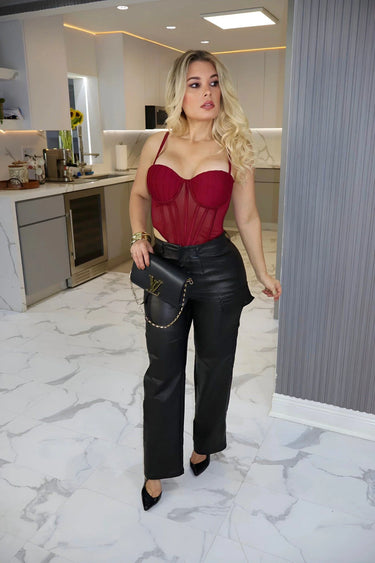 Luxe Utility Cargo Pants -Black close up of cargo fabric and construction detail