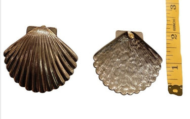 Mini golden seashell stud earrings – perfect for summer wardrobe