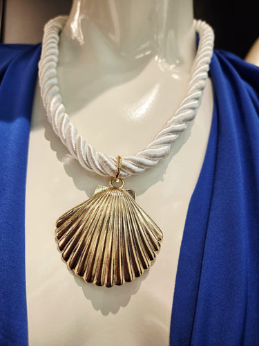 Nautical Shell Pendant Necklace - Gold - White Robe - Palazzo Couture Online