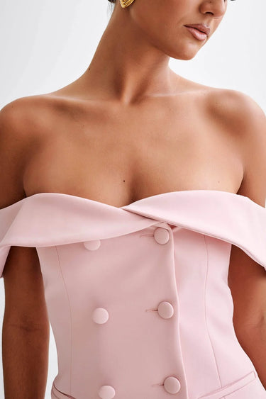 Elegant Shoulder Grace Pleated off-shoulder two piece skirt set styled for going out