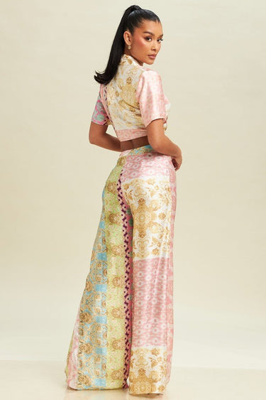 Wide leg pants outfit with high-rise fit and cropped top