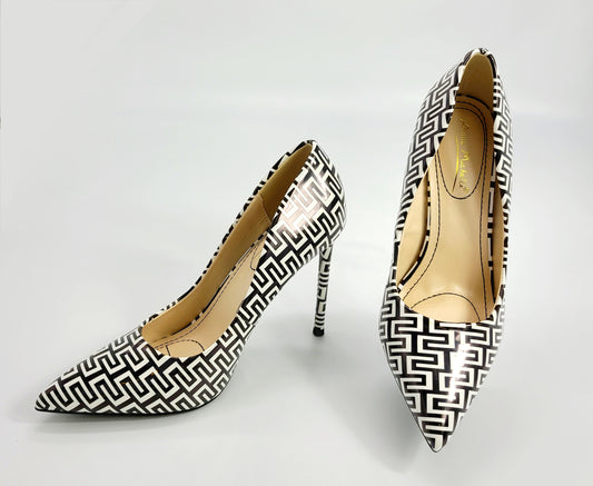 Bi Color Classy Stiletto Heels (Black/White)