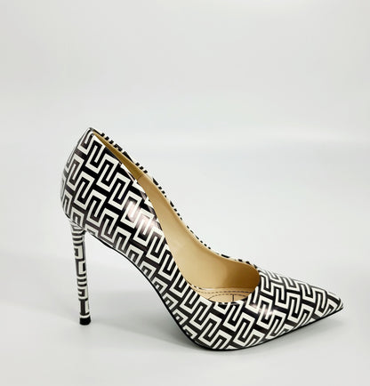 Bi Color Classy Stiletto Heels (Black/White)