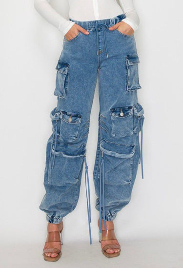 High-waisted cargo joggers in washed denim – casual and trendy for everyday wear