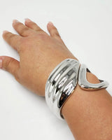 Waves Crashing Cuff Bangle (Silver) - chic women's accessory