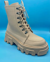 Winter Princess Jaque Cream Lace Boots with Chunky Platform Sole - stylish boots for going out