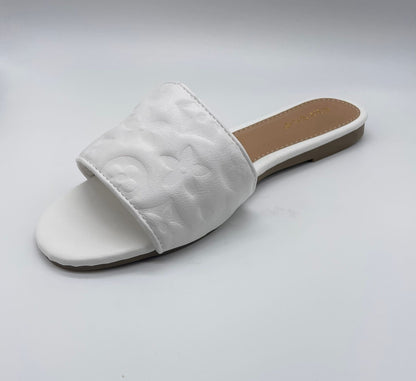 Comfy and Chic Sandals (White)